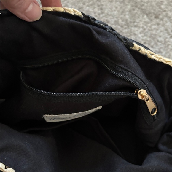 Universal thread handbag, excellent condition - Picture 7 of 8